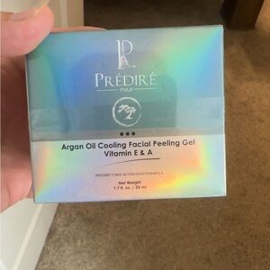 Argan Oil Cooling Facial Peeling Gel - Silver